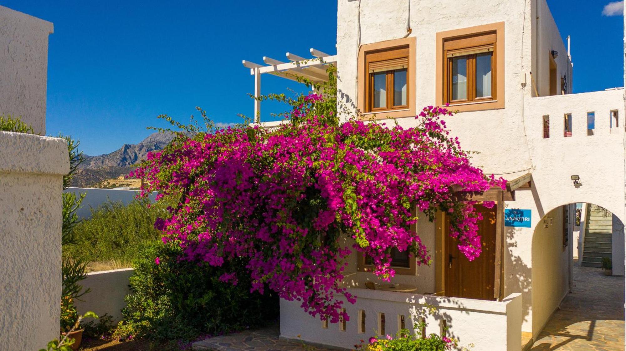 Akrotiri Apartments Makrýgialos Exteriör bild