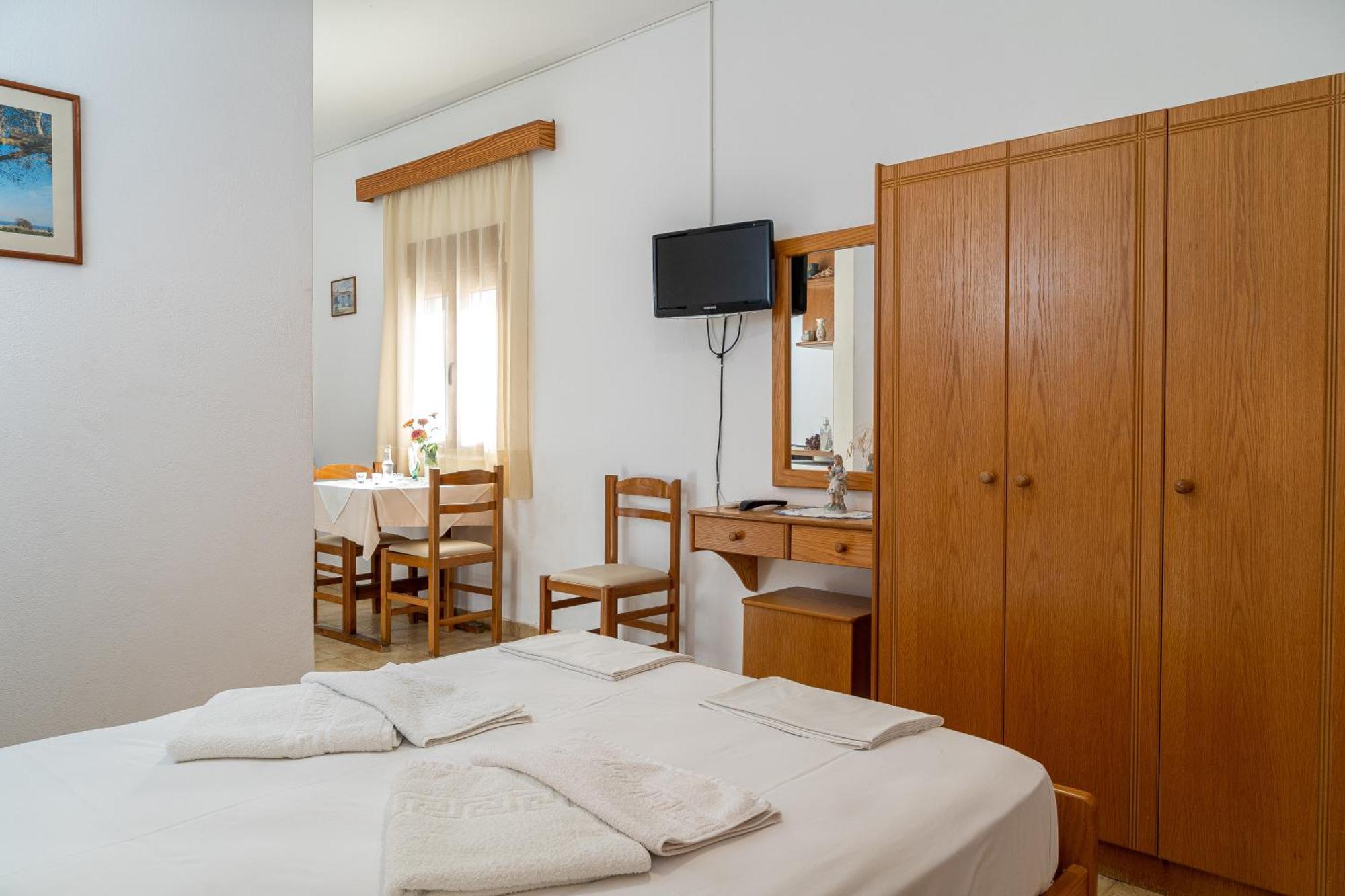 Akrotiri Apartments Makrýgialos Exteriör bild