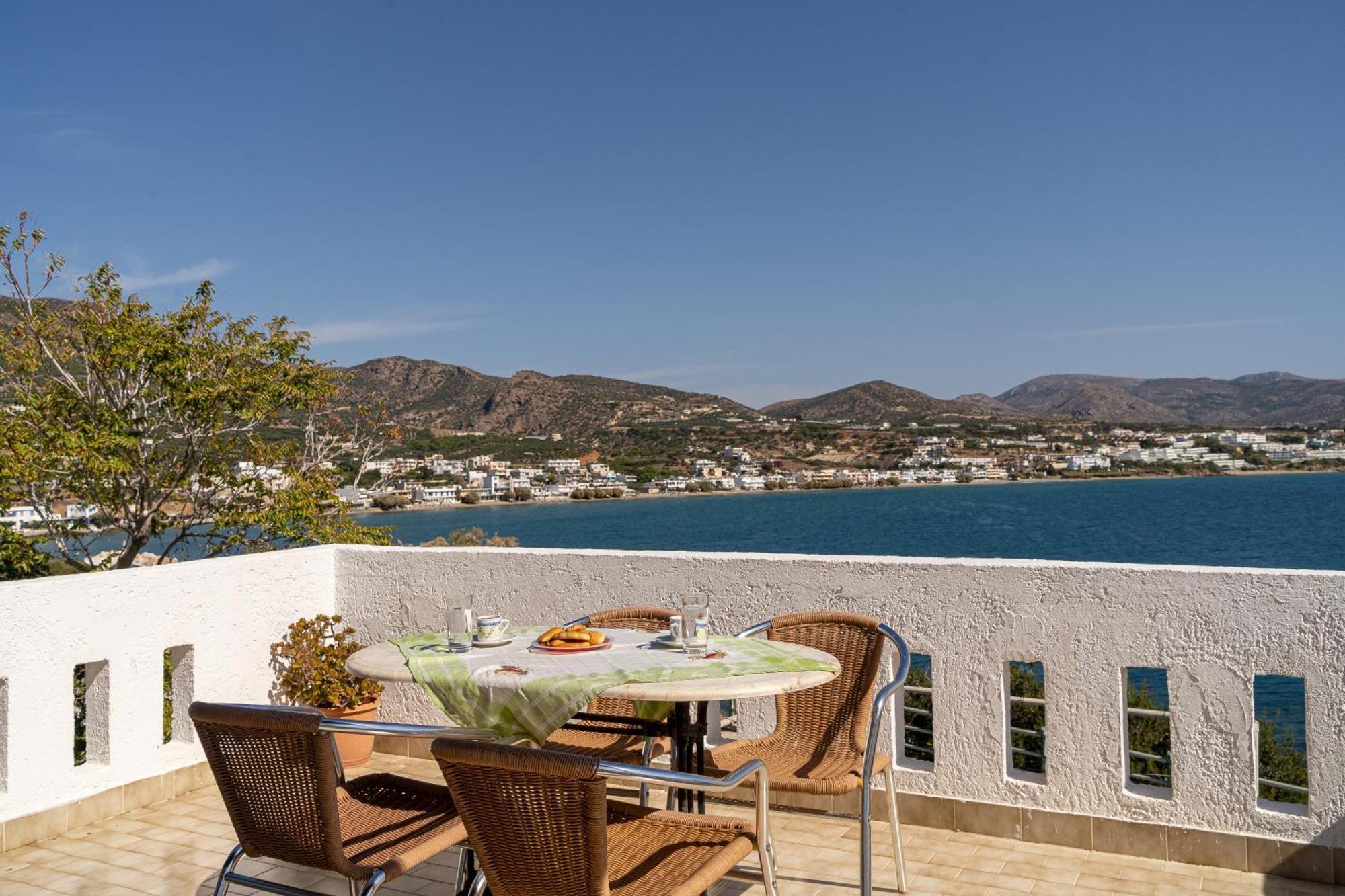 Akrotiri Apartments Makrýgialos Exteriör bild